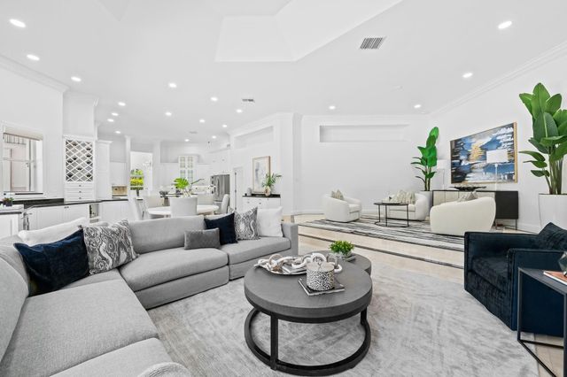 8618 Sawpine Road, Delray Beach, FL 33446