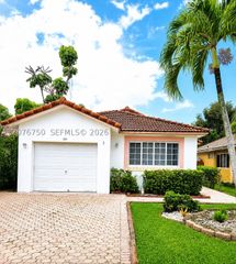 405 Kelly Ln, Weston, FL 33326