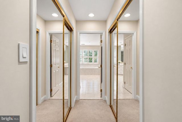 3915 HILLANDALE CT NW, Washington, DC 20007