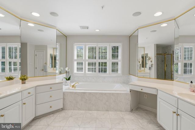 3915 HILLANDALE CT NW, Washington, DC 20007