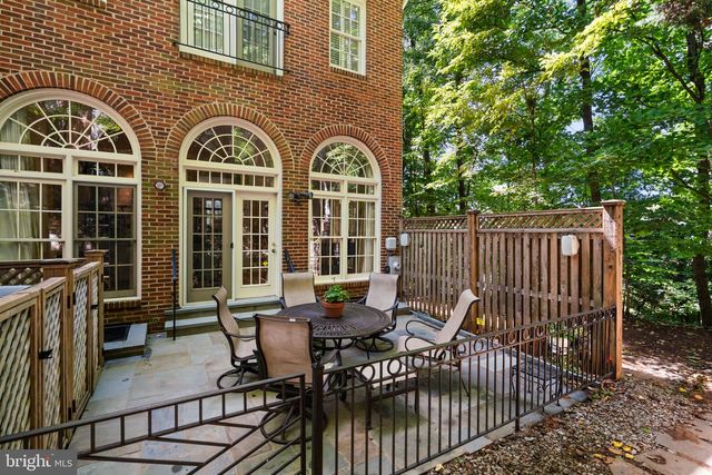 3915 HILLANDALE CT NW, Washington, DC 20007