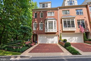 3915 HILLANDALE CT NW, Washington, DC 20007