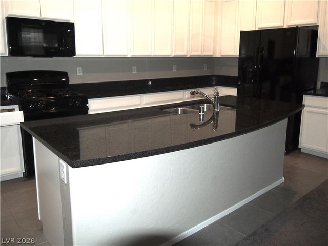 735 Orange Plume Walk, Henderson, NV 89011