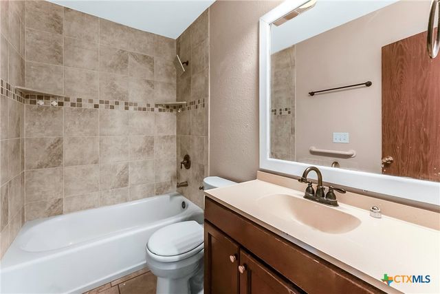 137 Lullwood Dr, New Braunfels, TX 78130