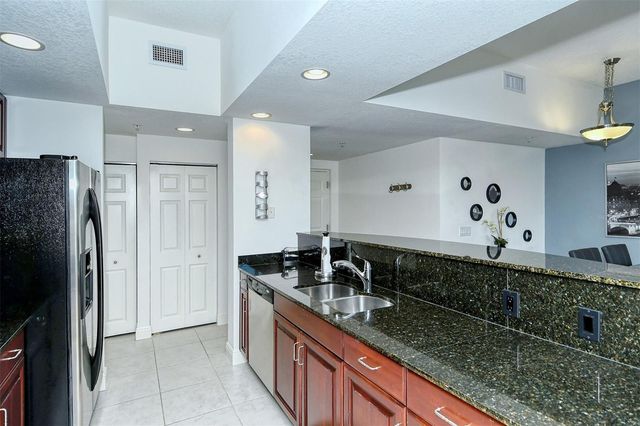 800 N TAMIAMI TRAIL 203, Sarasota, FL 34236