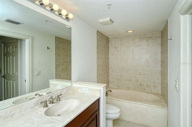 800 N TAMIAMI TRAIL 203, Sarasota, FL 34236