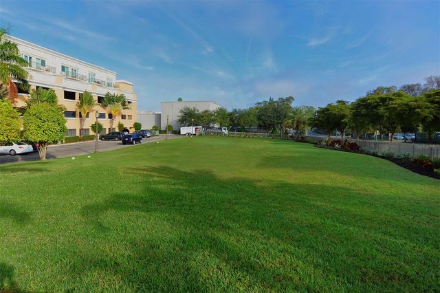 800 N TAMIAMI TRAIL 203, Sarasota, FL 34236