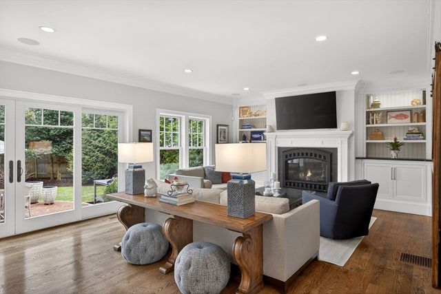 82 Crystal Lake Rd, Barnstable, MA 02655