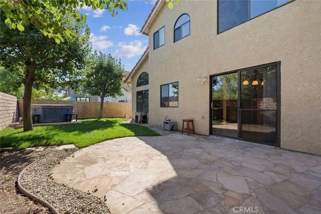 3912 Lost Springs Drive, Calabasas, CA 91301