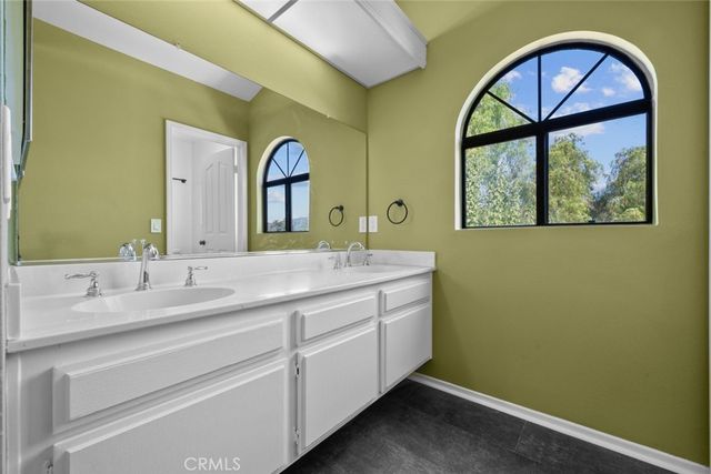 3912 Lost Springs Drive, Calabasas, CA 91301