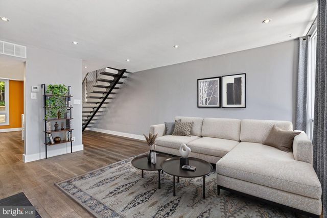 1620 CHIMNEY HOUSE RD, Reston, VA 20190