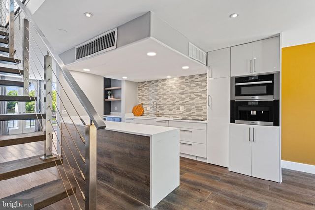 1620 CHIMNEY HOUSE RD, Reston, VA 20190