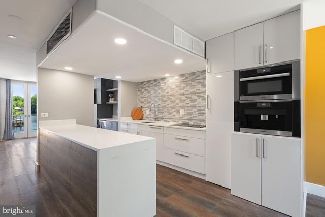 1620 CHIMNEY HOUSE RD, Reston, VA 20190
