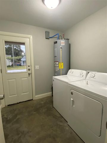 1004 S Armstrong Avenue, Denison, TX 75020