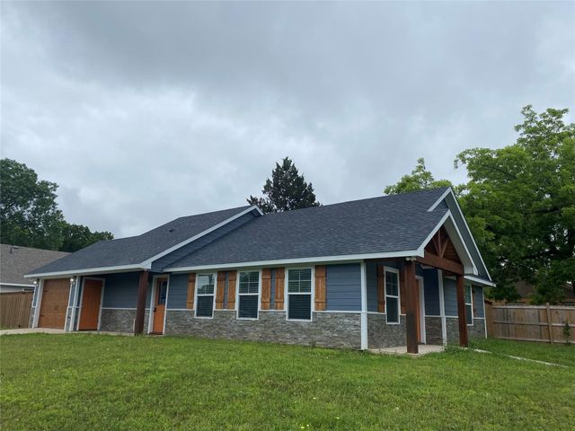 1004 S Armstrong Avenue, Denison, TX 75020