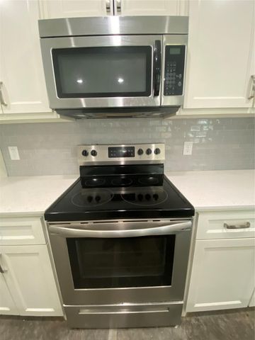 1004 S Armstrong Avenue, Denison, TX 75020