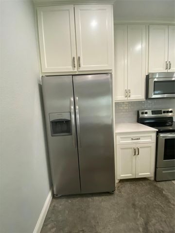 1004 S Armstrong Avenue, Denison, TX 75020