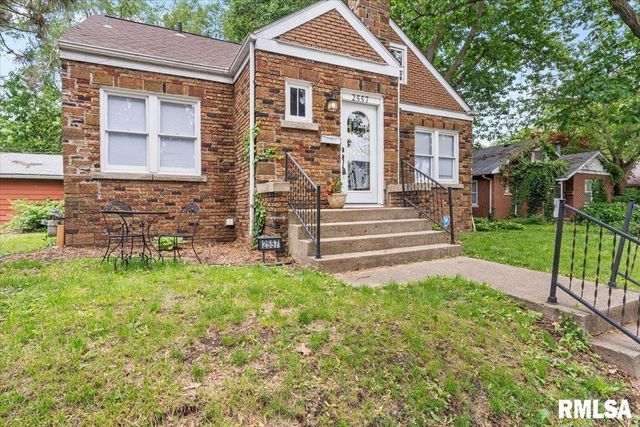2557 S 6TH Street, Springfield, IL 62703