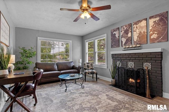 2557 S 6TH Street, Springfield, IL 62703