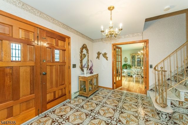 21 Bates Dr, Fairfield Twp., NJ 07004