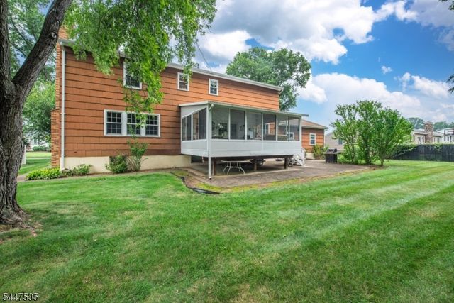 21 Bates Dr, Fairfield Twp., NJ 07004