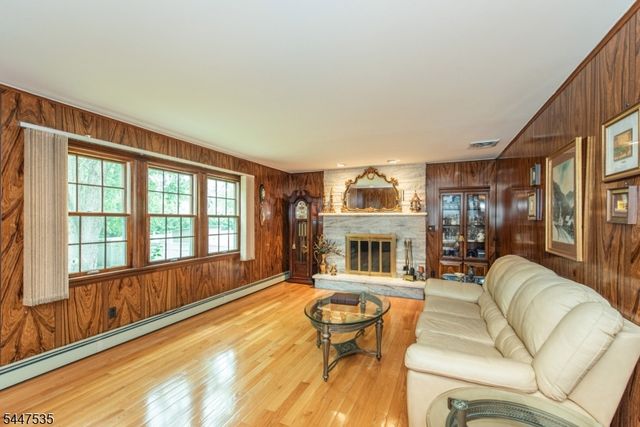 21 Bates Dr, Fairfield Twp., NJ 07004
