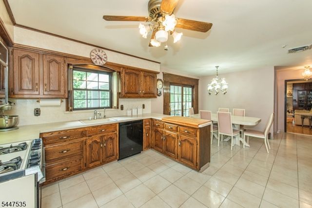 21 Bates Dr, Fairfield Twp., NJ 07004