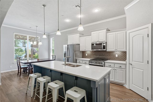 6415 E 146th Street S, Bixby, OK 74008