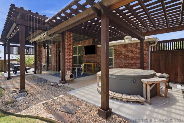 6415 E 146th Street S, Bixby, OK 74008