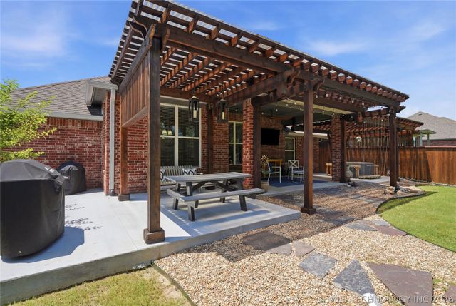 6415 E 146th Street S, Bixby, OK 74008