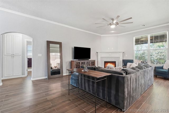 6415 E 146th Street S, Bixby, OK 74008