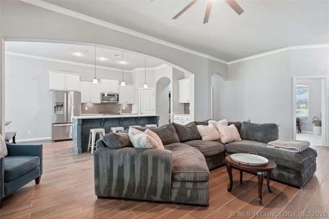 6415 E 146th Street S, Bixby, OK 74008