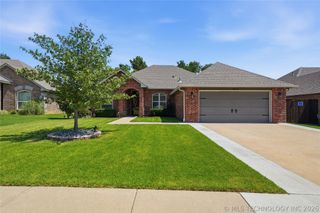 6415 E 146th Street S, Bixby, OK 74008
