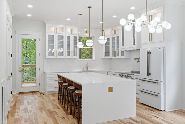 2353 Cooper Ter, Nashville, TN 37216