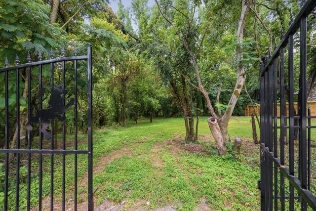 2353 Cooper Ter, Nashville, TN 37216