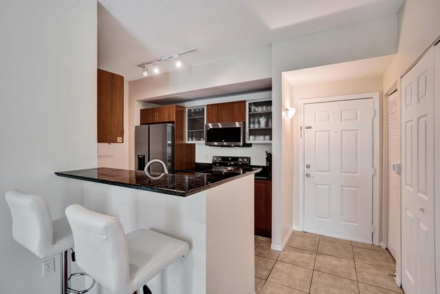 804 E Windward Way 521, Lantana, FL 33462