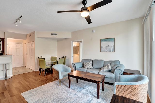 804 E Windward Way 521, Lantana, FL 33462