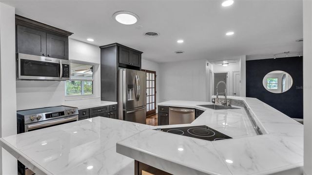 208 PRADO PLACE, Lakeland, FL 33803