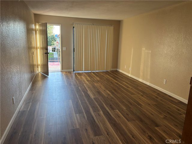 2469 W Acacia Avenue, Hemet, CA 92545