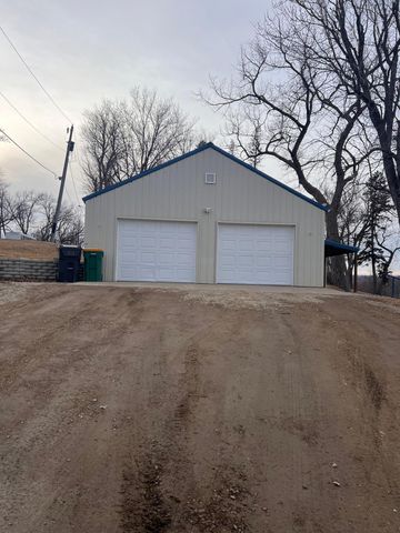 102 Grant Street S, Lake Benton, MN 56149