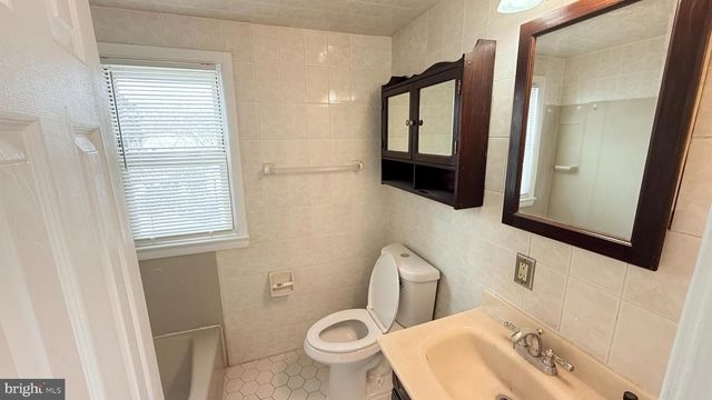 470 CONNECTICUT AVE, Hamilton, NJ 08629