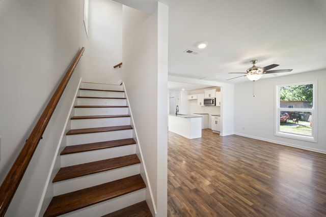 704 Perry Dr, Springfield, TN 37172