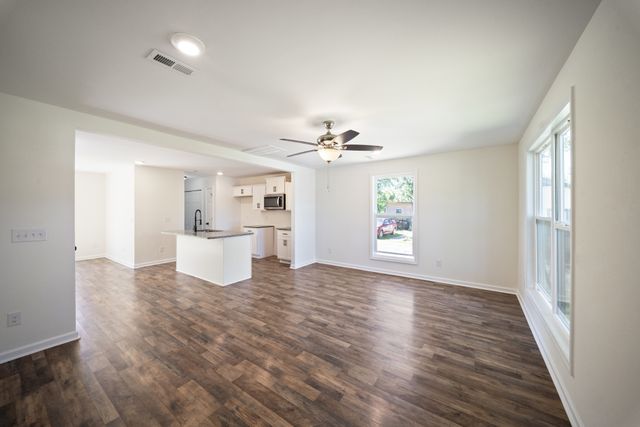 704 Perry Dr, Springfield, TN 37172