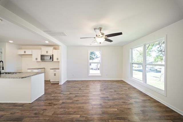 704 Perry Dr, Springfield, TN 37172