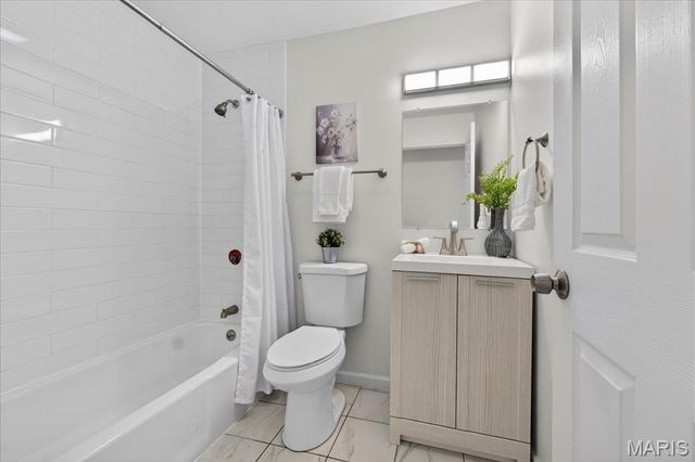 16 Pines Drive, St Peters, MO 63376