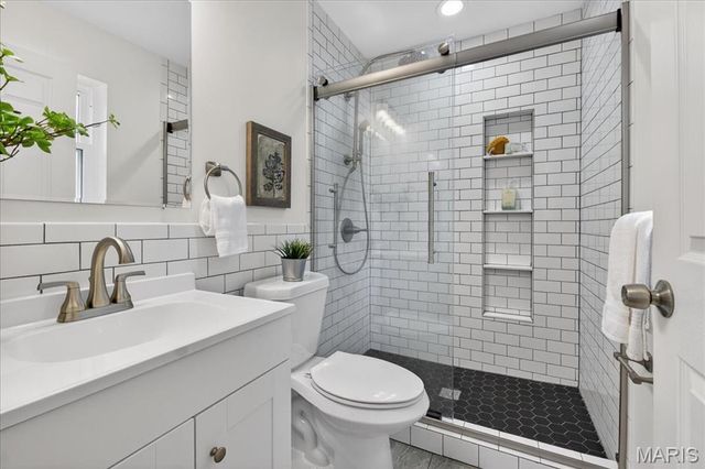 16 Pines Drive, St Peters, MO 63376