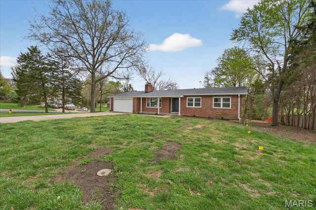16 Pines Drive, St Peters, MO 63376