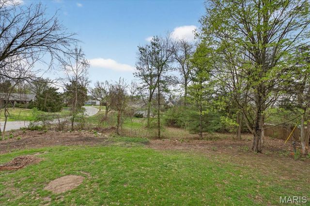 16 Pines Drive, St Peters, MO 63376