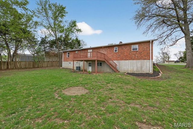 16 Pines Drive, St Peters, MO 63376