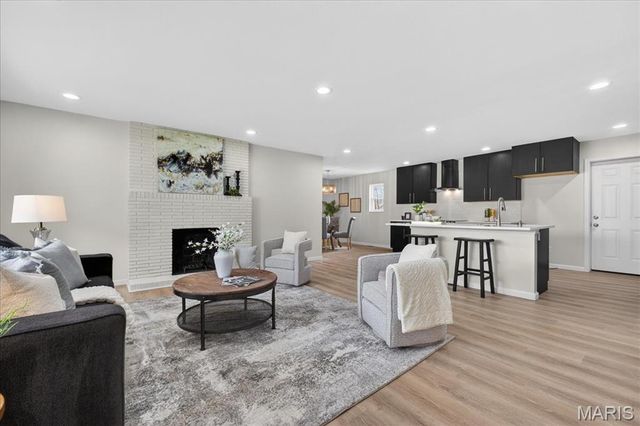 16 Pines Drive, St Peters, MO 63376